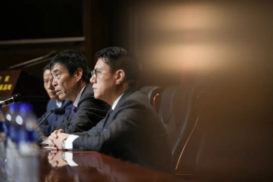 佛罗伦萨对米伦科维奇要价约2000万欧元，因此罗马想在冬窗签下米伦科维奇难度较大。